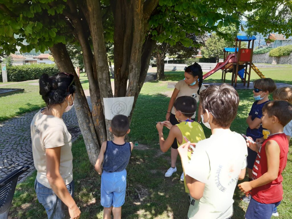 The homemade snake game: “Snakes and Ladders” never goes out of fashion –  Coexistence